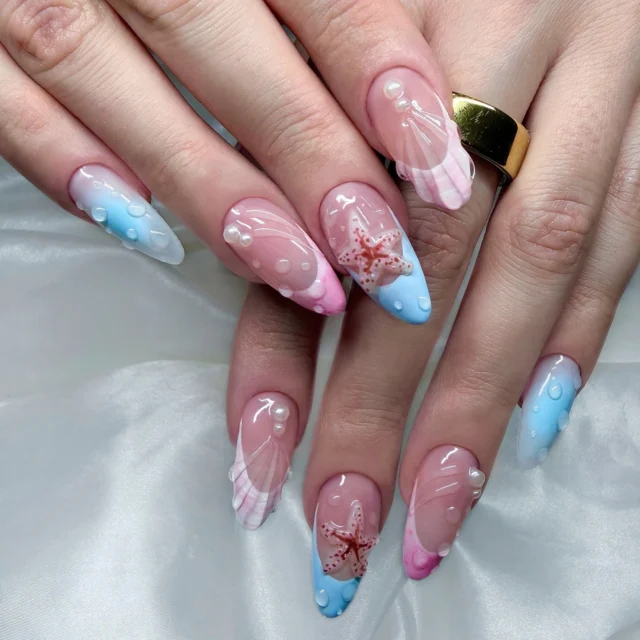 Because yes, you can still do ocean themed nails for autumn 💕🫧🐚 ft the cutest little 3D starfish’s